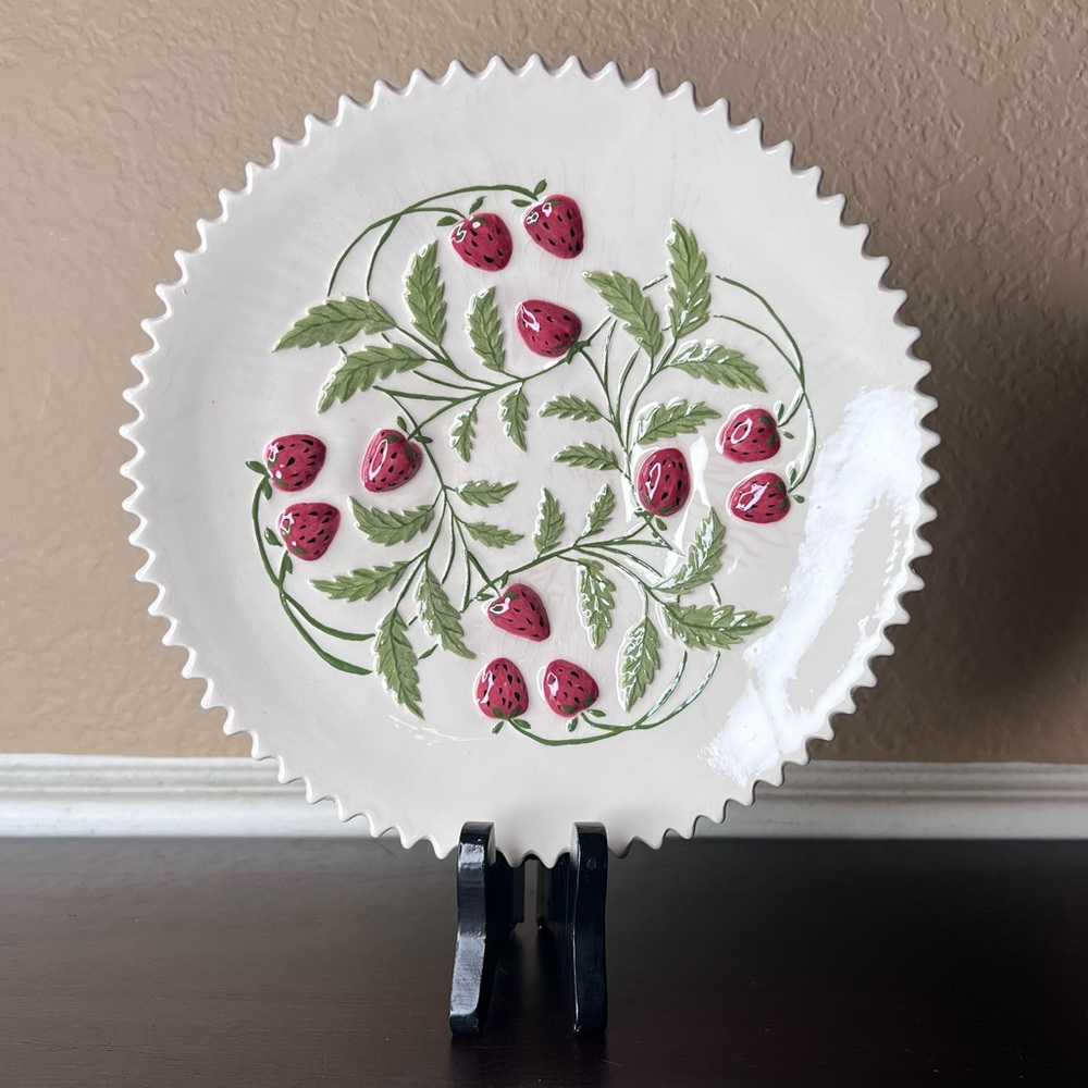 Vintage Wild Strawberries Serving Plate / Shallow Bowl, Berries and Cream, Straw